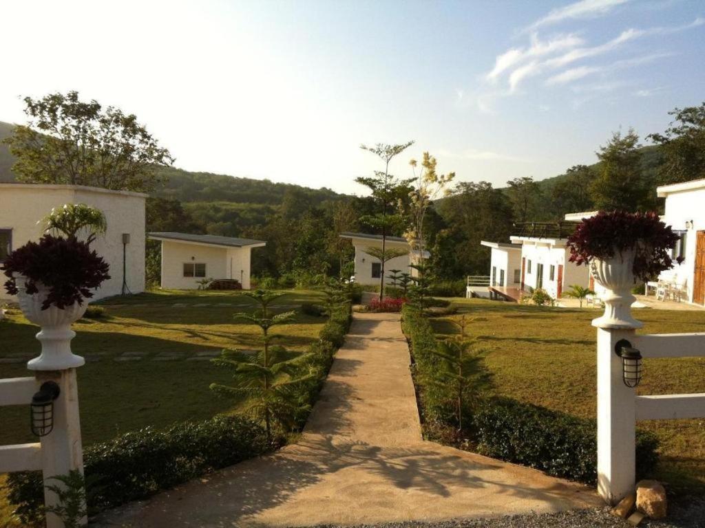 White Rock Resort Pak Chong Exterior foto